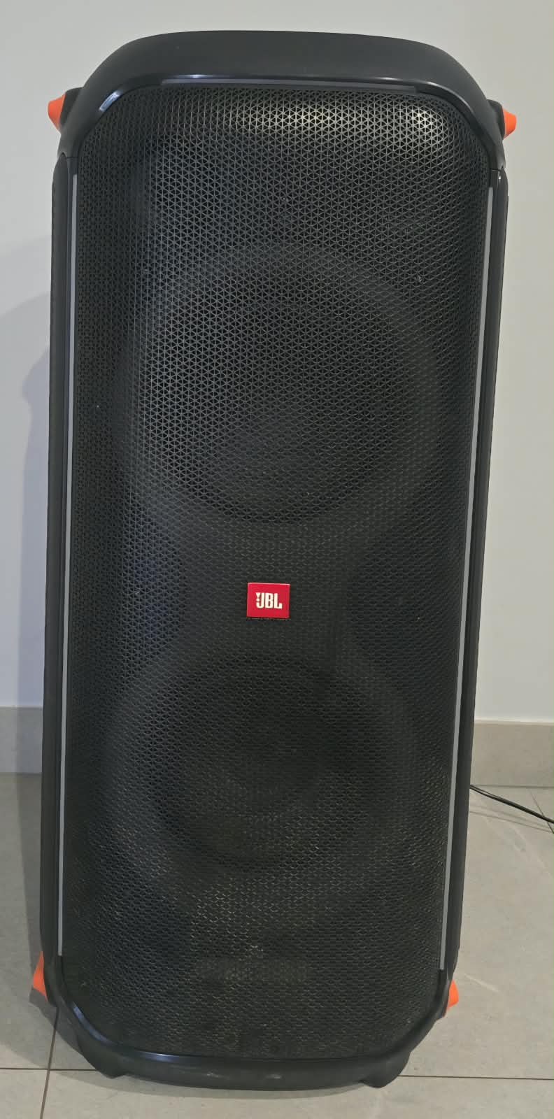 Photo n°3 représentant le produit "Enceinte JBL"